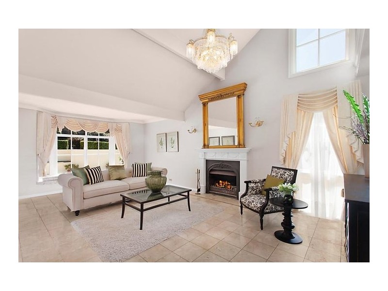 8 Bignell Street, Illawong NSW 2234