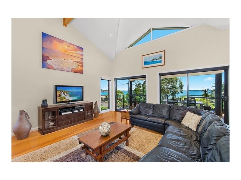 8 Neil Street, Bundeena NSW 2230