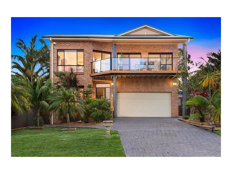 8 Neil Street, Bundeena NSW 2230