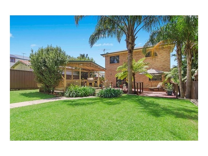 8 Neil Street, Bundeena NSW 2230