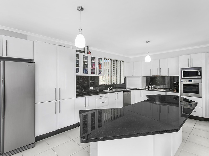 48 Sylvan Ridge Drive, Illawong NSW 2234