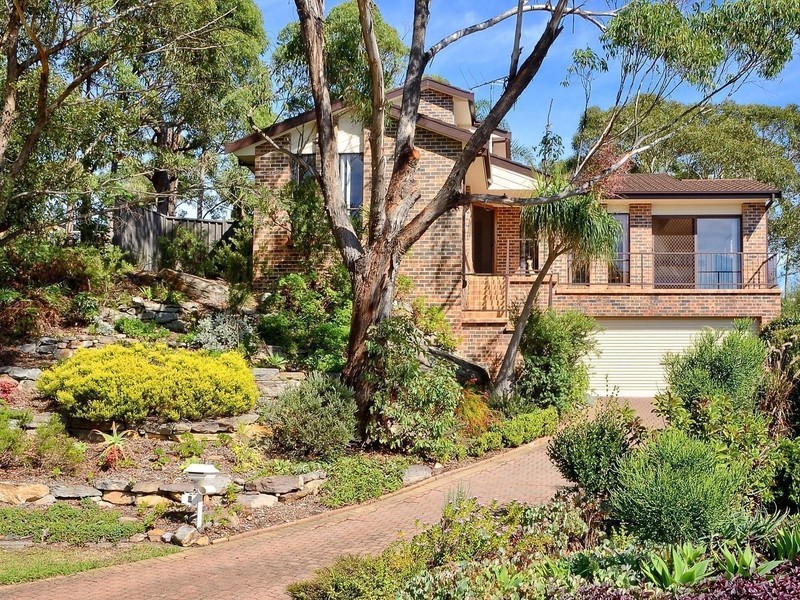 6 Renard Close, Illawong NSW 2234