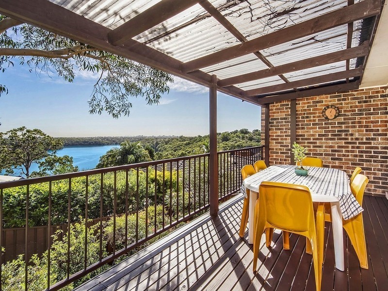 6 Renard Close, Illawong NSW 2234