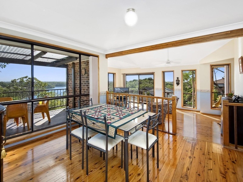 6 Renard Close, Illawong NSW 2234