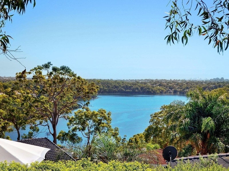 6 Renard Close, Illawong NSW 2234