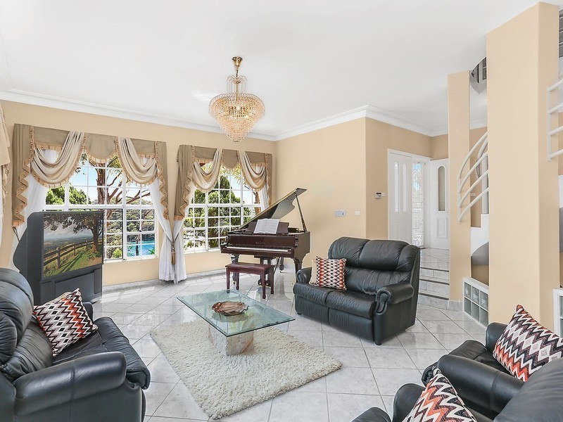 194 Fowler Road, Illawong NSW 2234