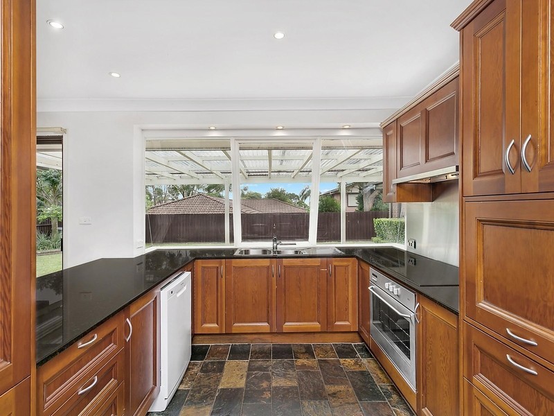 5 Black Close, Illawong NSW 2234