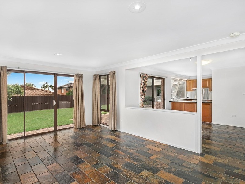 5 Black Close, Illawong NSW 2234