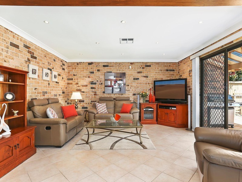 3 Rouse Place, Illawong NSW 2234