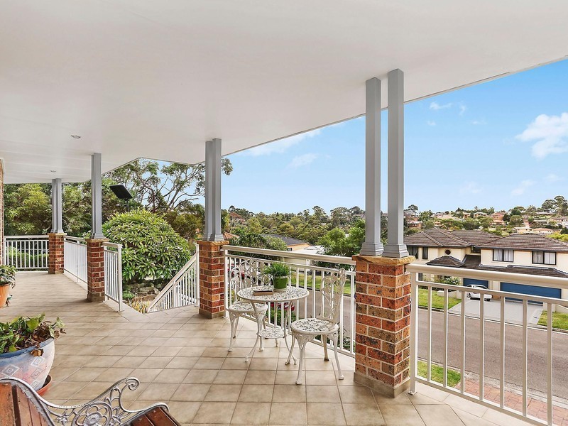 118 Blaxland Drive, Illawong NSW 2234