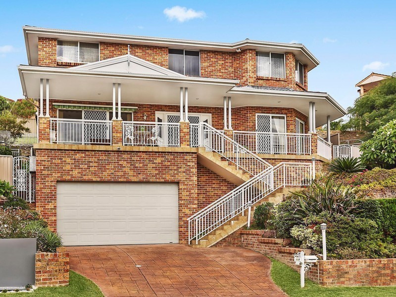 118 Blaxland Drive, Illawong NSW 2234