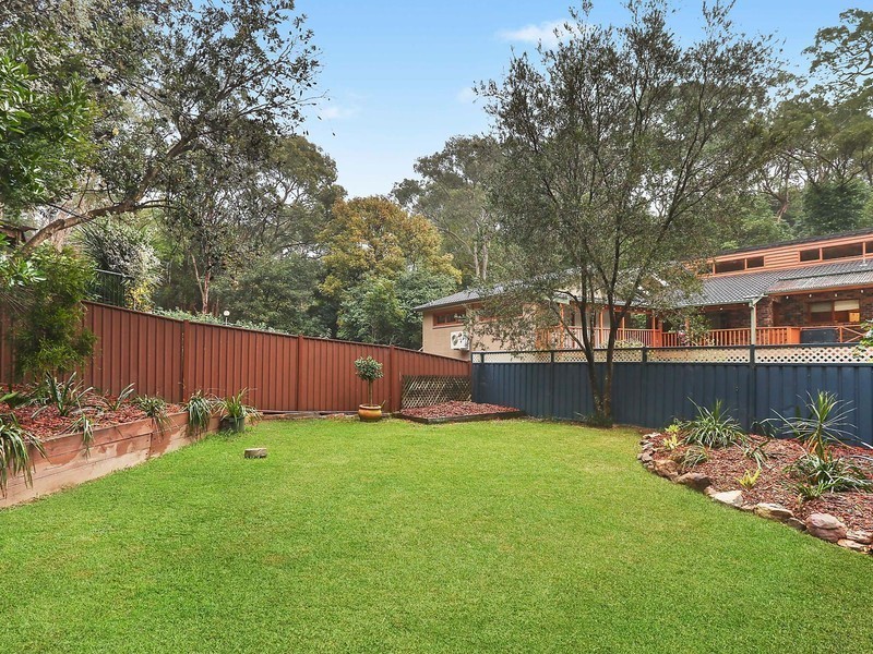 9 Ocean Place, Illawong NSW 2234