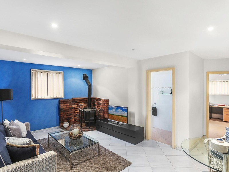 94 Bignell Street, Illawong NSW 2234