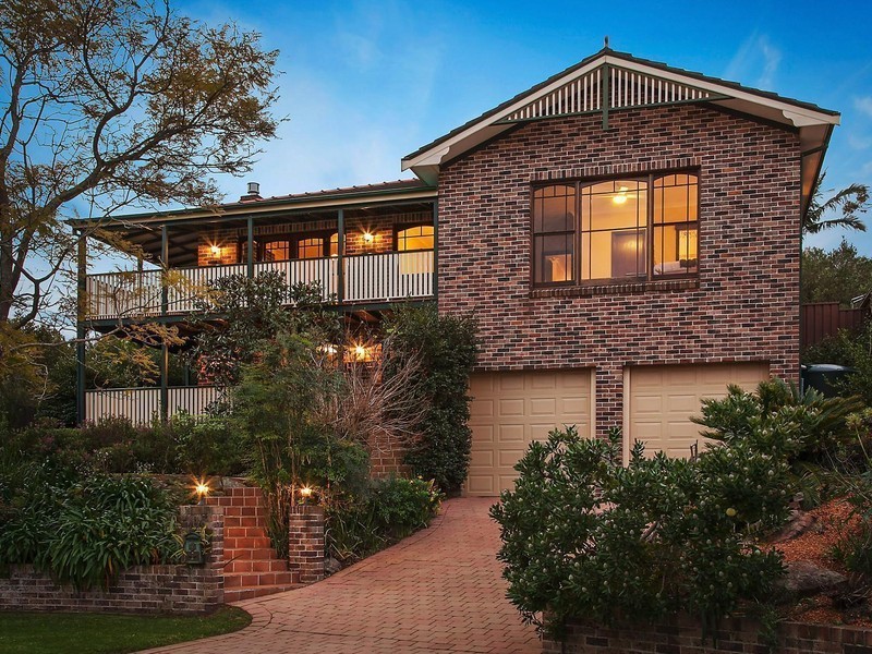 17 Bradley Place, Illawong NSW 2234