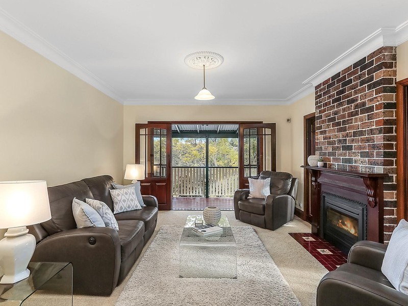 17 Bradley Place, Illawong NSW 2234