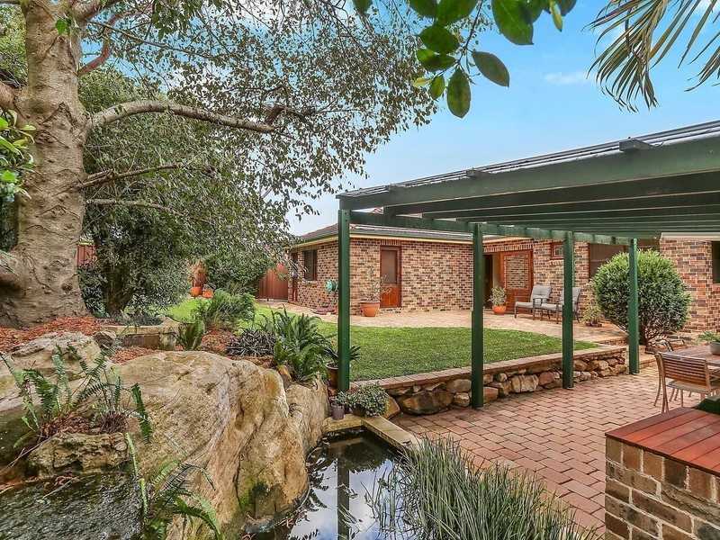 17 Bradley Place, Illawong NSW 2234