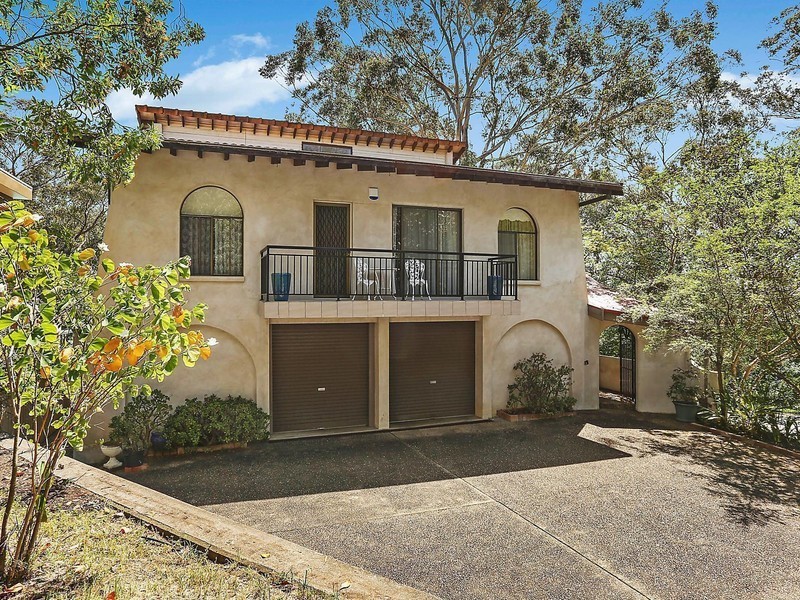 848 Henry Lawson Drive, Picnic Point NSW 2213