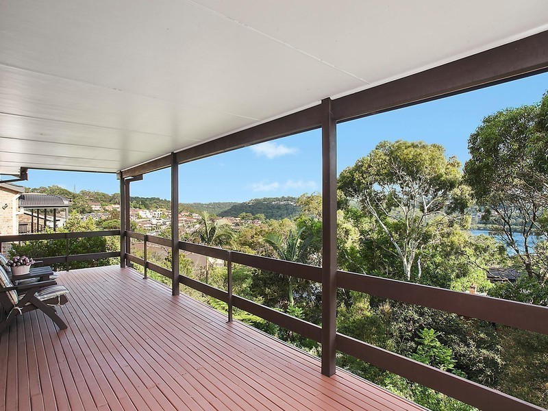 2 Flint Place, Illawong NSW 2234
