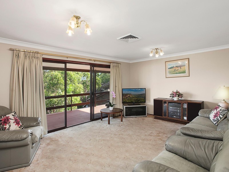 2 Flint Place, Illawong NSW 2234