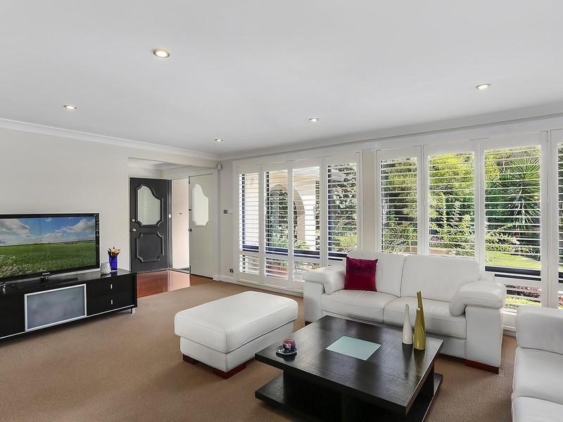 9 Shand Close, Illawong NSW 2234