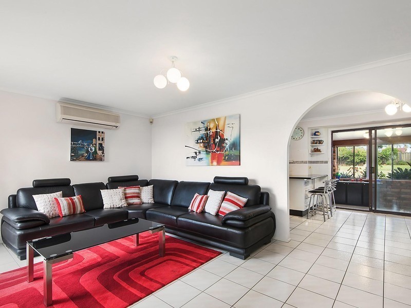 49 Mariner Road, Illawong NSW 2234