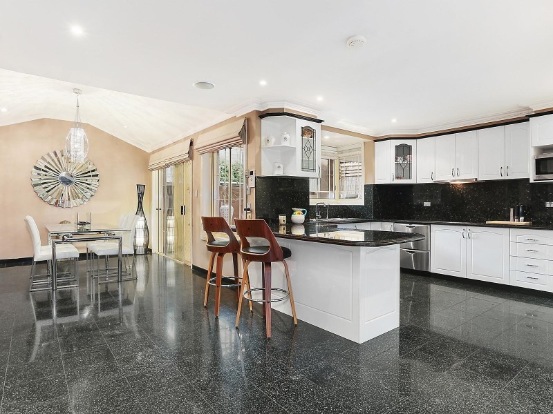 7 Silverleaf Row, Menai NSW 2234