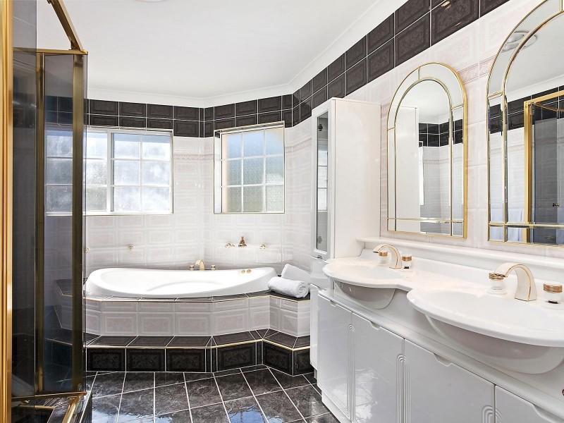 19 Bottlebrush Place, Alfords Point NSW 2234