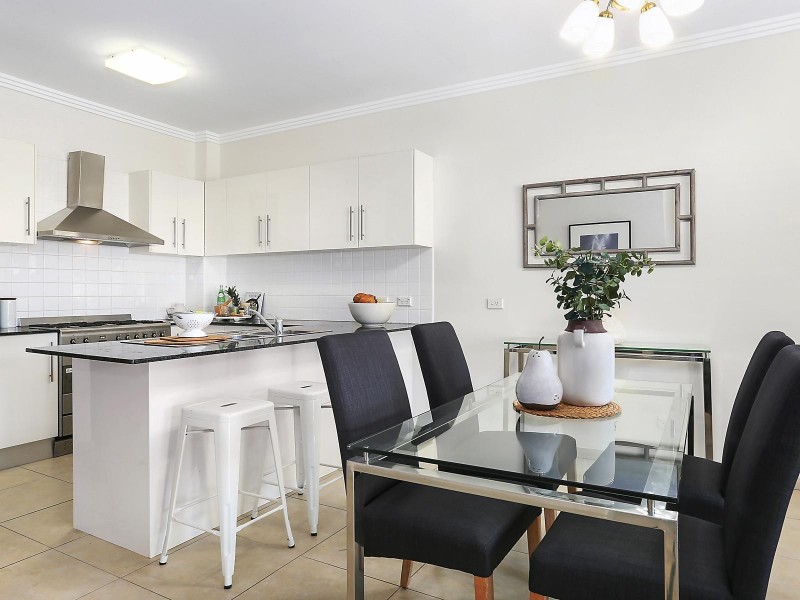 1/54 Osprey Drive, Illawong NSW 2234