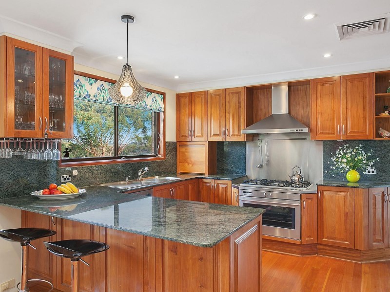 1 Northbrook Place, Illawong NSW 2234