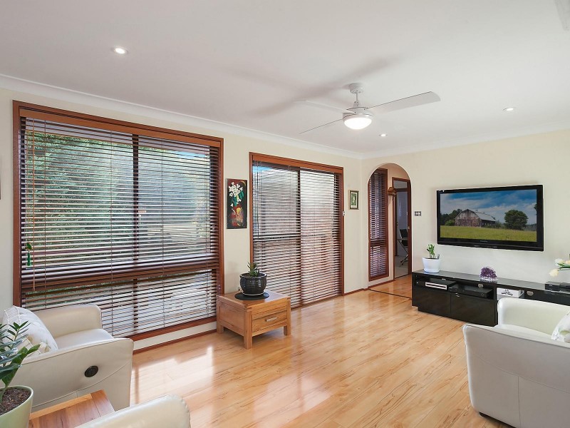 1 Northbrook Place, Illawong NSW 2234