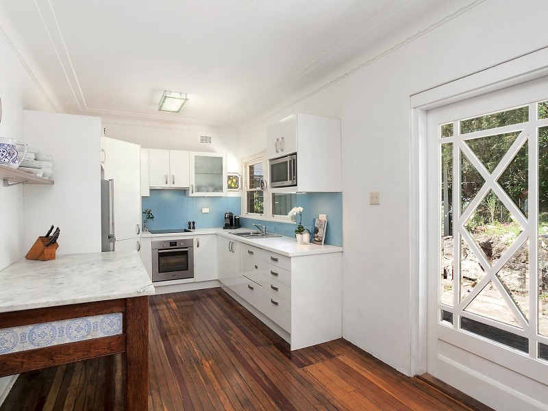 14 Central Avenue, Como NSW 2226