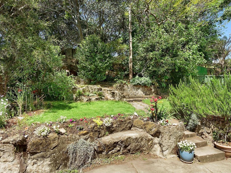 14 Central Avenue, Como NSW 2226