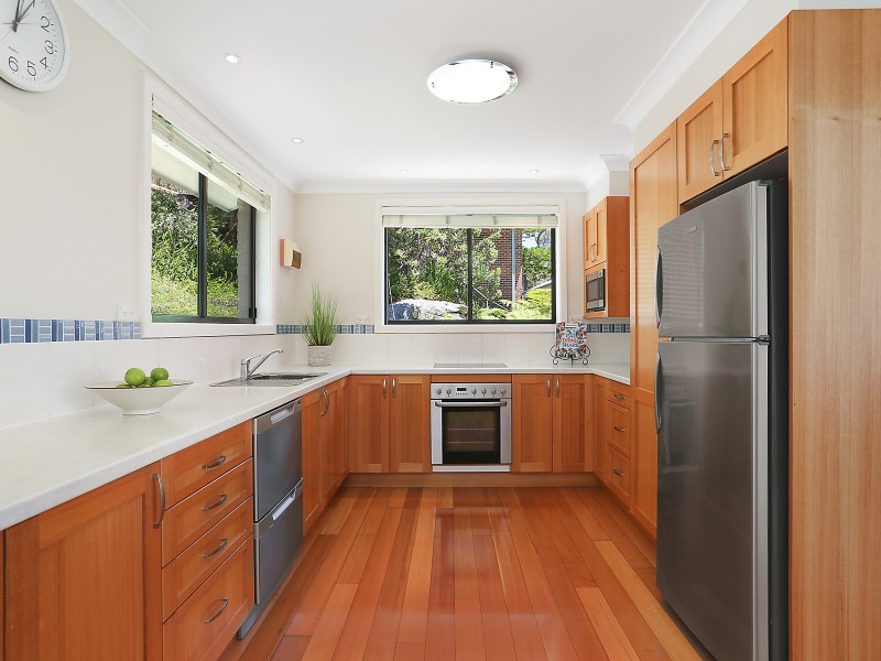 107 Blaxland Drive, Illawong NSW 2234