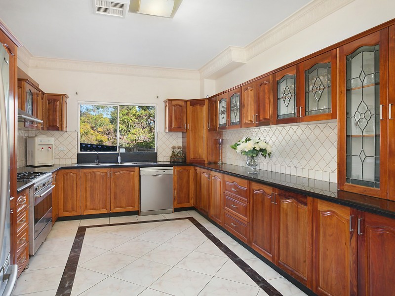 4 Barrier Place, Illawong NSW 2234