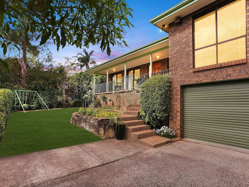 114 Blaxland Drive, Illawong NSW 2234