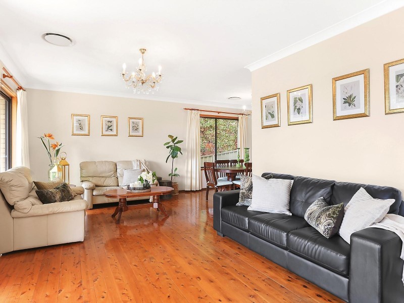 114 Blaxland Drive, Illawong NSW 2234