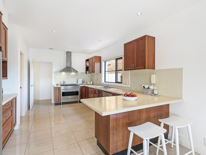 19 Thompson Avenue, Illawong NSW 2234