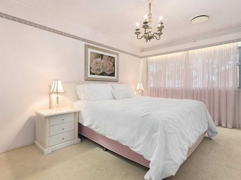 20 Leichhardt Crescent, Sylvania NSW 2224