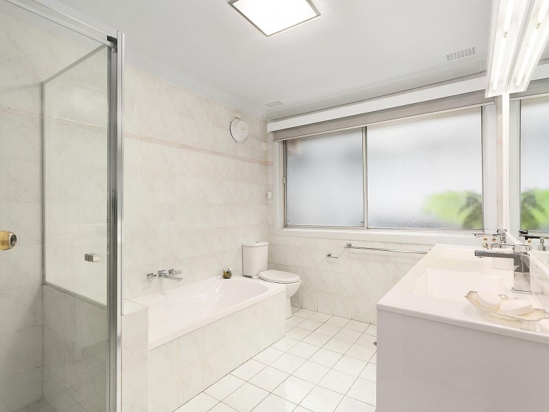 20 Leichhardt Crescent, Sylvania NSW 2224