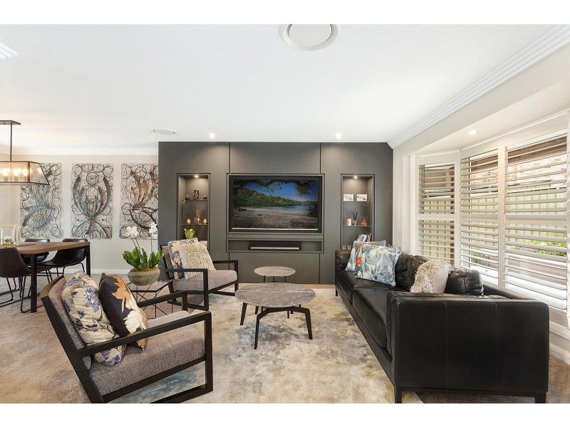 11 Charlotte Place, Illawong NSW 2234