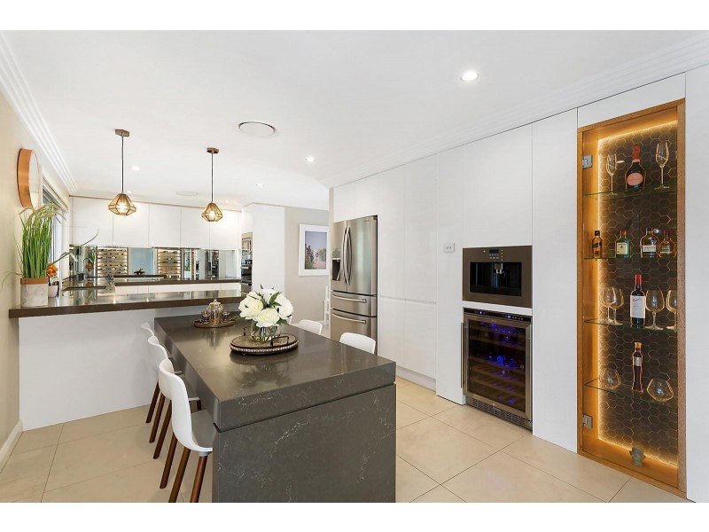 11 Charlotte Place, Illawong NSW 2234