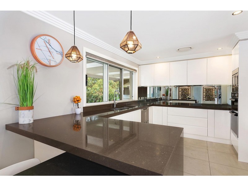 11 Charlotte Place, Illawong NSW 2234