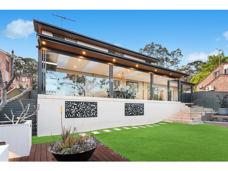 11 Charlotte Place, Illawong NSW 2234
