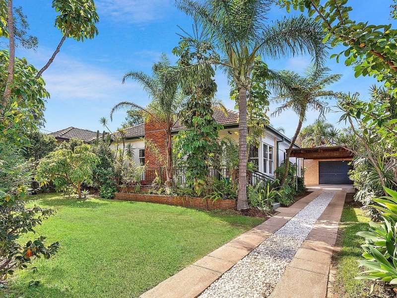 102 Boundary Road, Mortdale NSW 2223