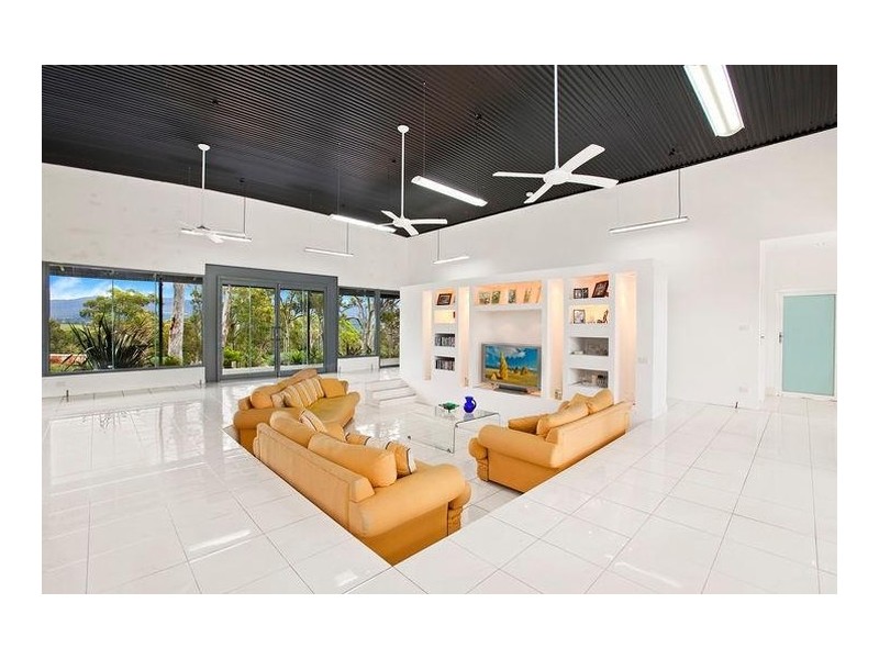 4 Bimbadeen Place, Yellow Rock NSW 2527