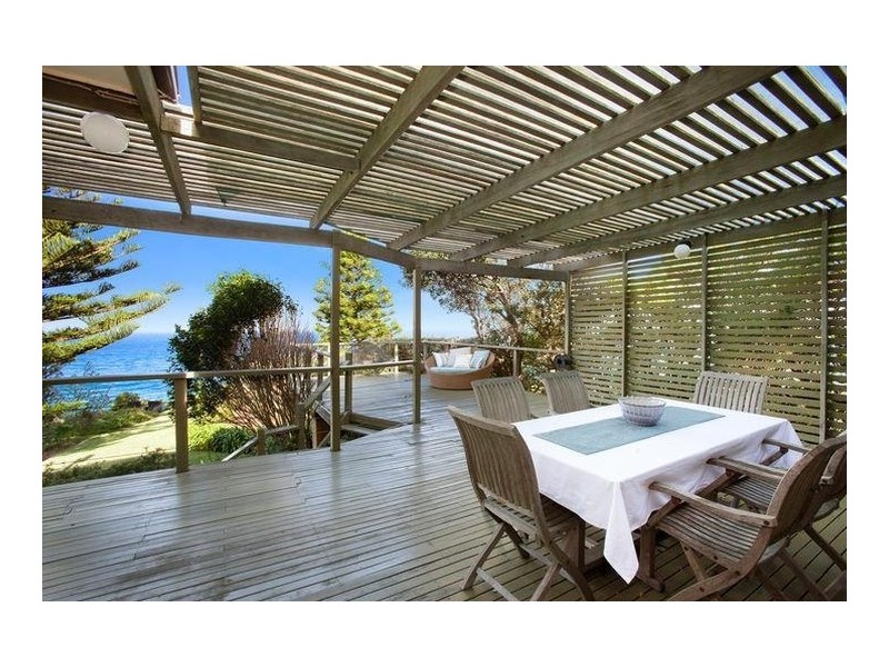 17 Kallaroo Avenue, Stanwell Park NSW 2508