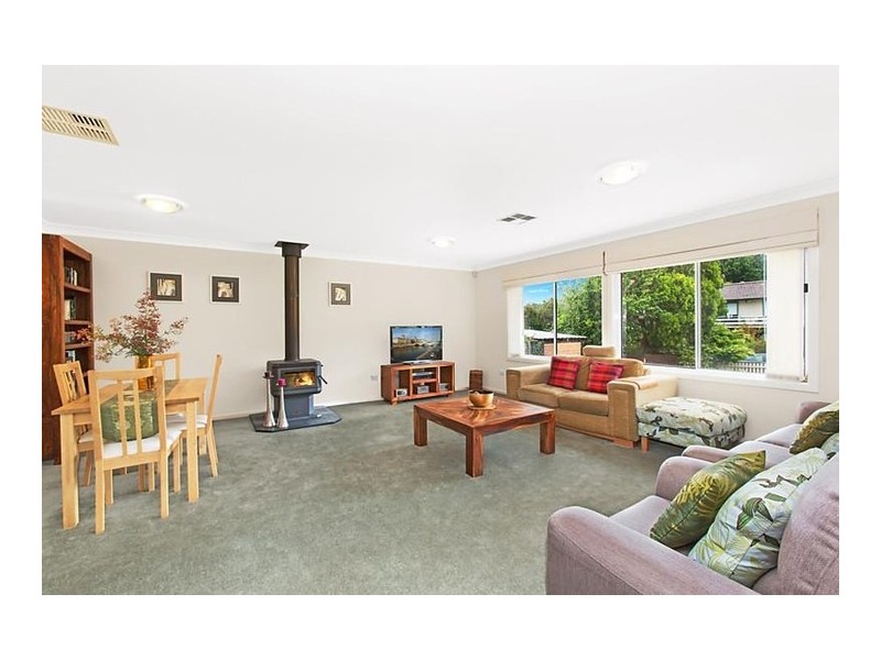 15 Kanangra Drive, Thirroul NSW 2515