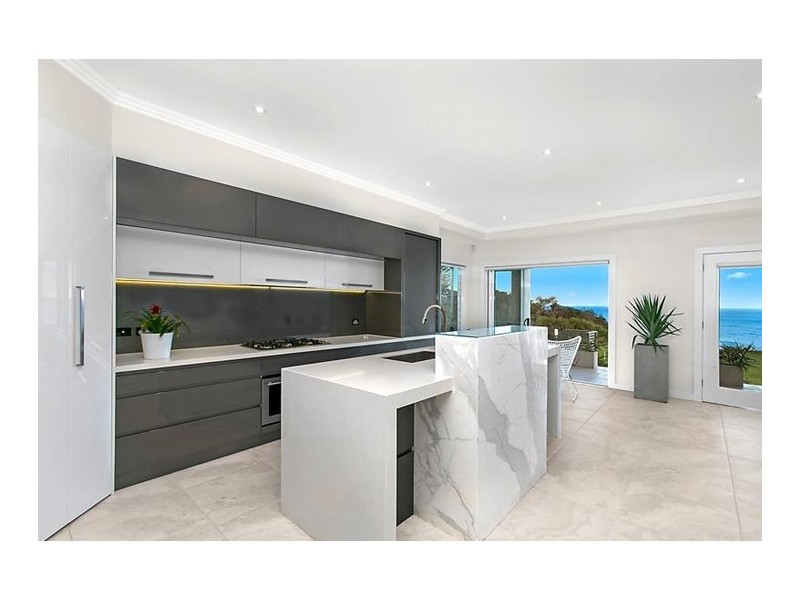 660 Lawrence Hargrave Drive, Coledale NSW 2515