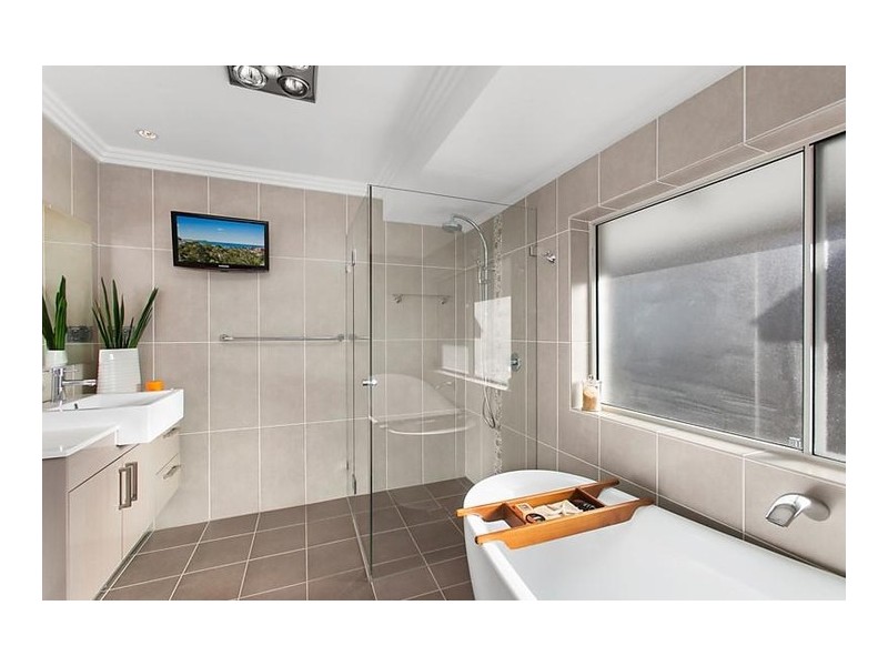 6 Gray Street, Woonona NSW 2517