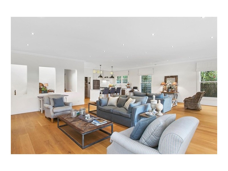 15 Mountain Road, Austinmer NSW 2515